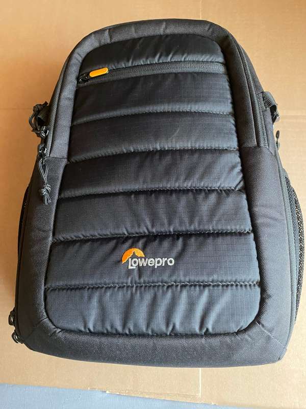 LOWEPRO  CAMERA BAG IN GOOD  CONDITION